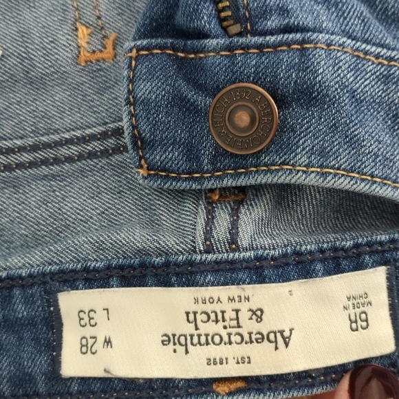 Abercrombie & Fitch Distressed Blue Mid RiseStraight Leg Jeans Size 28 - Picture 6 of 7